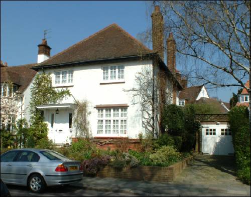042 Hampstead Way